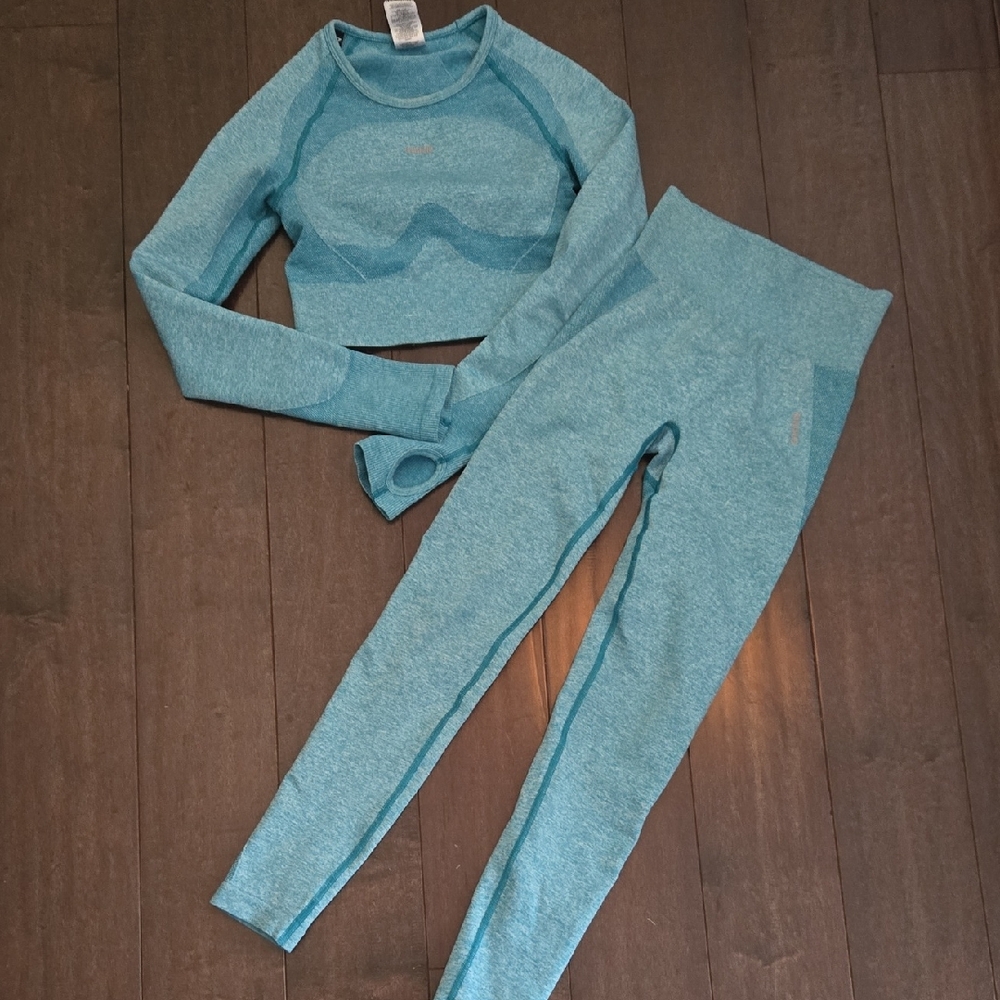 Small Gymshark Teal Long Sleeve Top And Leggings